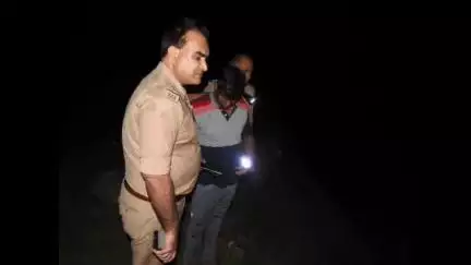 हमीरपुर: यमुना नदी में मेरापुर पंप कैनाल के पास उतराते मिले महिला और पुरुष के शव, मौके पर पहुंची पुलिस