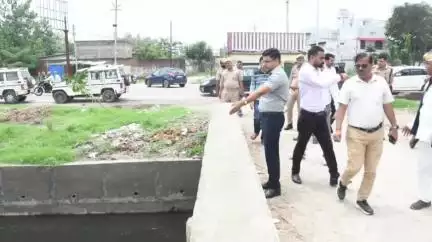 शाहाबाद: जिलाधिकारी जोगिंदर सिंह ने अजीतपुर के पास नाले की सफाई व वृक्षारोपण के लिए संबंधित विभाग के अधिकारियों को दिए निर्देश