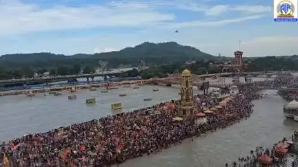 Devotees reaching Haridwar, Rishikesh, Neelkanth Mahadev and Gangotri in #Uttarakhand to collect holy Ganga water.