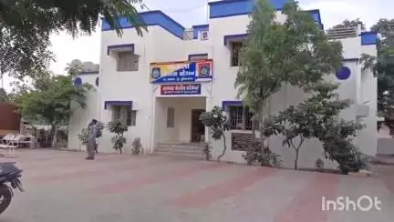 સાયલા: ખળાવાડ વિસ્તારમાં રહેંણાક મકાન પાછળ બાવળના કાંટાની આડમાંથી બીયરનો જથ્થો ઝડપાયો