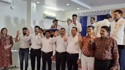 केकड़ी: लायंस क्लब केकड़ी का पद स्थापना समारोह होटल लक्ष्मी पैलेस केकड़ी में सम्पन्न, नवीन कार्यकारिणी और नए सदस्यों को दिलाई शपथ