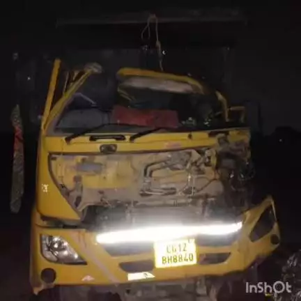 कटघोरा: बांकीमोंगरा दो नंबर मार्ग पुल के पास खड़े ट्रक को आईचर ने मारी टक्कर, चालक घायल