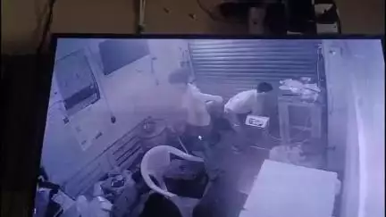 जौरा: जौरा शहर के पचबीघा में अज्ञात चोरों ने दूध डेरी को बनाया निशाना, सीसीटीवी में कैद