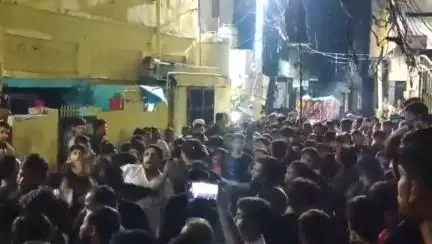उन्नाव: उन्नाव शहर के तालिब सराय मोहल्ले से 4 मोहर्रम को अली असगर की शहादत की याद में निकाला गया झूला और ज़ुलजना का मातमी जुलूस