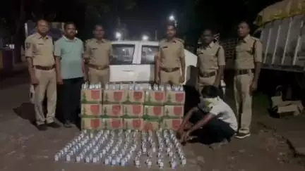 సిర్పూర్ టి: కాగజ్ నగర్  పట్టణంలో 68 వేల విలువైన దేశదారును తరలిస్తున్న వాహనాన్ని పట్టుకొని ఒకరిపై కేసు నమోదు చేసిన ఎక్సైజ్ అధికారులు