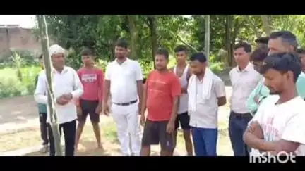 रतनी फरीदपुर: नेहालपुर पंचायत के पूर्व मुखिया गया यादव की 20वीं पुण्यतिथि सोमवार को मनाई गई, एक मिनट का मौन रखा गया