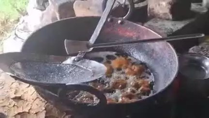 ଯାଜପୁର: ଜିଲ୍ଲାପାଳଙ୍କ ନିର୍ଦ୍ଦେଶ ପରେ ଆଜି ଠାରୁ ବ୍ୟାସନଗର ପୌରାଞ୍ଚଳ ସମସ୍ତ ହୋଟେଲ ଓ ଜଳଖିଆ ଦୋକାନ ଖୋଲିଲା