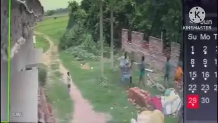 बस्ती: लालगंज थाना क्षेत्र अंतर्गत सोखापुरवा गांव का मारपीट का वीडियो सोशल मीडिया पर वायरल हो रहा है