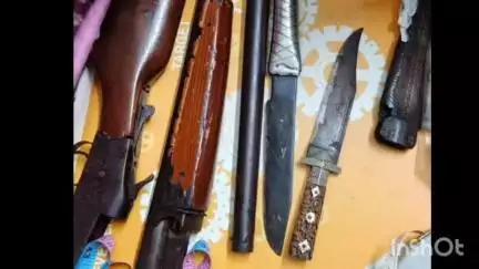 താമരശ്ശേരി: കക്കാടംപൊയിലിൽ നായാട്ടിനിടെ ലൈസൻസില്ലാത്ത തോക്കുമായി രണ്ടു പേർ പിടിയിൽ, ആറു പേർക്കായി തിരച്ചിൽ ഊർജിതം
