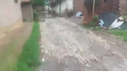 त्यौंथर । ग्राम पंचायत लाखवर की रोड 
 हम लोगों को बहुत परेशानी होती है आने जाने में माननीय विधायक जी से अनुरोध है कि