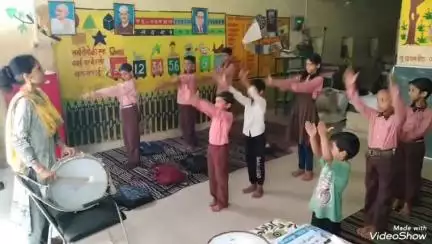 मिर्ज़ापुर: 45 दिनों की गर्मी की छुट्टियां खत्म, पहले दिन विद्यालय पहुंचे बच्चों से स्कूल परिसर हुआ गुलजार, लेकिन उपस्थिति रही कम