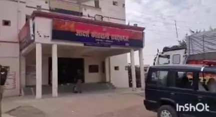 रॉबर्ट्सगंज: जिगना गांव में पत्नी से परेशान पति ने जहर खाकर दी जान,जबरिया समझौता कराने का आरोप, पत्नी समेत 5 पर दर्ज हुआ केस।