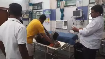 औरंगाबाद: मुफस्सिल थाना क्षेत्र के कनबेहरी गांव के समीप एनएच 19 पर हाईवा की टक्कर से युवक घायल, सदर अस्पताल में हुआ इलाज