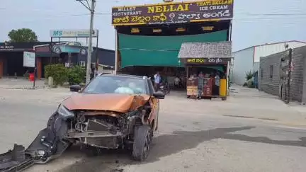 రాయచోటి మదనపల్లి రోడ్డులో రోడ్డు ప్రమాదం ట్రాఫిక్‌కు తీవ్ర అంతరాయం