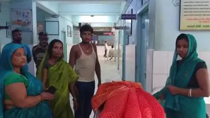 बेलदौर: सर्पदंश से पीड़ित महिला की इलाज के दौरान सदर अस्पताल में मौत, परिजनों में कोहराम