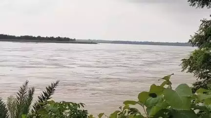 গোপীবল্লভপুর ১: ফের ১লক্ষ ৪৮হাজার ৮০০কিউসেক  জল ছাড়ল গালুডী ব্যারেজ,গোপীবল্লভপুর ব্লক প্রশাসনের পক্ষ থেকে সতর্কে থাকার পরামর্শ