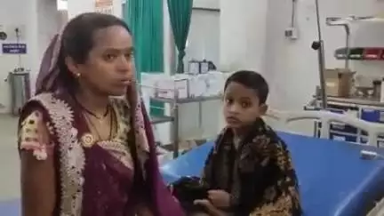 डिंडौरी: चांदपुर पड़रिया गांव में 10 वर्षीय लड़के को सांप ने काटा, जिला अस्पताल में इलाज जारी