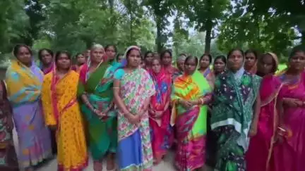 ଅନୁଗୋଳ: ଛେଳିଆପଡ଼ାରେ ଡ୍ରେନ ସୁବିଧା ନଥିବାରୁ ପଞ୍ଚାୟତ ଅଫିସ ଗେଟ୍ ତାଲା ପକାଇ ପ୍ରତିକ୍ରିୟା ରଖିଲେ ମହିଳା