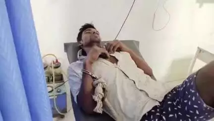 सिवान: सराय थाना क्षेत्र में माल गोदाम के पास मोटर खोल रहे चोर को लोगों ने पकड़कर पीटा, पुलिस को सौंपा