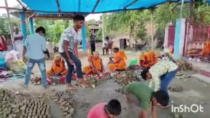 हरलाखी: हरसुवार गांव में ग्रामीणों ने की पांच लाख पार्थिव शिवलिंग की पूजा-अर्चना