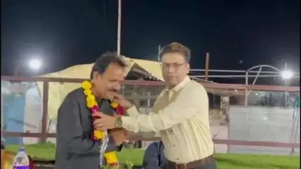 बड़वाह: बड़वाह के सिविल अस्पताल में सीनियर ड्रेसर राजेंद्र शर्मा की सेवानिवृत्ति पर विदाई समारोह आयोजित