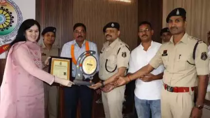 पुलिस अधीक्षक कार्यालय के सभागार में सक्ती पुलिस के सेवानिवृत्त अधिकारियों/कर्मचारियों को ससम्मान विदाई दी गई