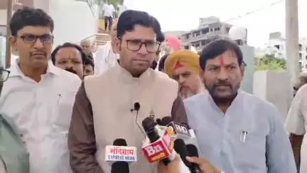 नांदेड: हरित क्रांतीचे प्रणेते वसंतराव नाईक यांच्या जयंतीनिमित्त जिल्हाधिकाऱ्यांनी नाईक चौकात प्रसारमाध्यमांना दिली प्रतिक्रिया