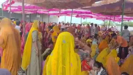 सोजत: सांडिया श्री ल सि बा विद्यालय के प्रिन्सिपल श्री मोहनलाल जी का विदाई समारोह पर आयोजित कार्यक्रम मे ग्रामीण व उनके प्रसंस