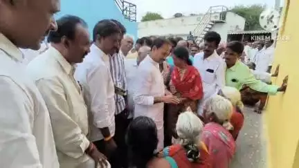 ఉబిచర్ల గ్రామంలో లబ్ధిదారులకు పెన్షన్లు పంపిణీ చేసిన ఎమ్మెల్యే కందికుంట వెంకటప్రసాద్