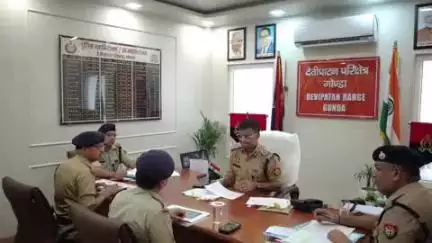 गोंडा: देवीपाटन रेंज के IG अमित पाठक ने कैंप कार्यालय पर चारों जनपद के पुलिस अधीक्षकों के साथ की मासिक समीक्षा बैठक