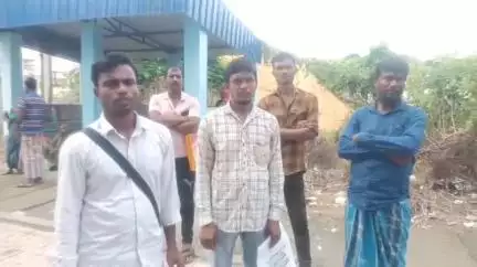 বহরমপুর: ডোমকলে নিজেই গলার শ্বাসনালী কেটে খুন মানসিক ভারসাম্যহীন এক বৃদ্ধ, ময়নাতদন্ত বহরমপুর মর্গে