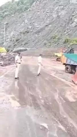 पंचकूला: जीरकपुर-शिमला नेशनल हाईवे पर कालका-परवाणू बॉर्डर पर चक्की मोड खुला, पुलिस बल तैनात