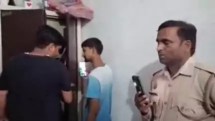 खुर्जा: खुर्जा के मोहल्ला खीरखानी में चोरों का आतंक, एक ही रात में तीन घरों को बनाया निशाना, पुलिस जांच में जुटी
