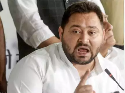 'हिंदुस्तान किसी के बाप का नहीं है'; जानिए रैली में वक्फ कानून को लेकर क्या बोल गए तेजस्वी यादव