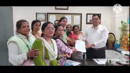 आंगनबाड़ी कार्यकर्ताओं ने रायपुर में मुख्यमंत्री को ज्ञापन सौंपा, 14 सूत्रीय मांगों पर राज्य सरकार से न्याय की अपील