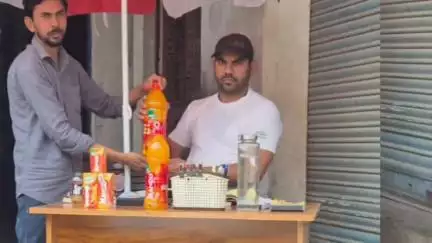 स्वार नगर मे सपना बेवरेज इंडस्ट्री का प्रोडक्ट सेल कर रहे मेम्बरशिप ओनर मो0उस्मान मोबाईल नंबर 8755513492,8433136470 पर करें सम्पर्क होम डिलीवरी की सुविधा है उपलब्ध