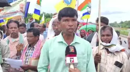 ବାରିପଦା ମ୍ୟୁନିସିପାଲଟି: ୧୮ନଂ ଜାତୀୟ ରାଜପଥର ଦାମଦୋରପୁର ଠାରେ ଭାରତ ମୁକ୍ତି ମୋର୍ଚ୍ଚା ତରଫରୁ ରାସ୍ତାରୋକ କରି ଭାରତ ବନ୍ଦ ଆନ୍ଦୋଳନ