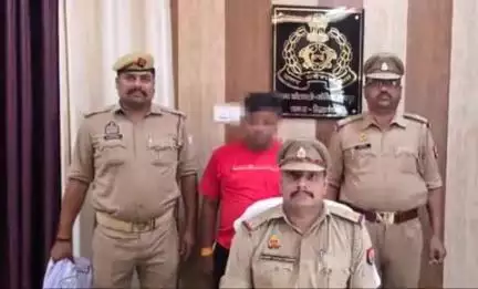 नौगढ़: थाना जोगिया उदयपुर पुलिस ने गैंगस्टर एक्ट से संबंधित एक वांछित अभियुक्त को जगमोहनी तिराहा से किया गिरफ्तार
