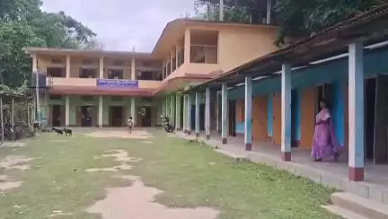 ছিপাঝাৰ: হাজৰিকা পাৰা স্হিত জাতীয় বিদ্যালয়ত চুৰি কাণ্ড,থানাত এজাহাৰ দাখিল