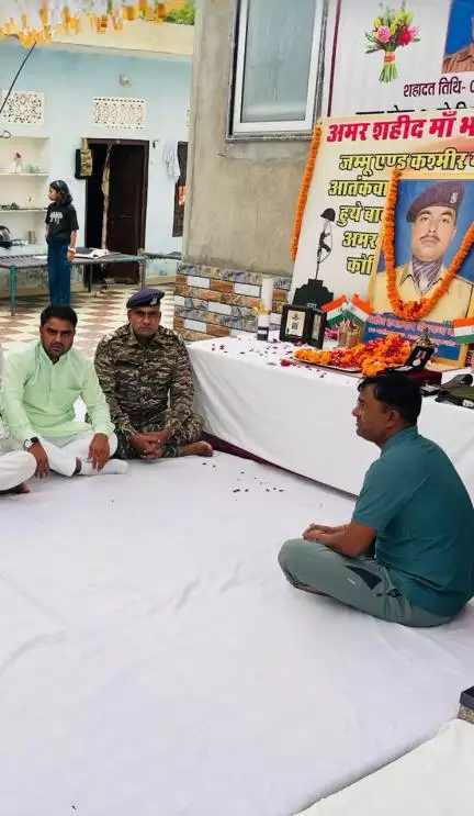#खण्डेला की #बावड़ी में शहीद दीपचंद वर्मा के बलिदान दिवस पर आयोजित श्रद्धांजलि सभा में जनसेवक किशोर दुल्हेपुरा शामिल होकर शहीद को श्रद्धा सुमन अर्पित किया।
