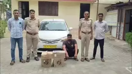 फुलेरा मु. सांभर: जयपुर ग्रामीण की दूदू थाना पुलिस ने अवैध शराब तस्कर माफियाओं के खिलाफ कार्रवाई कर आरोपी को गिरफ्तार किया
