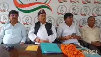 अल्मोड़ा: अल्मोड़ा पहुँचे कांग्रेस के जिला प्रभारी धीरेंद्र प्रताप, चौघानपाटा पार्टी कार्यालय में की महत्वपूर्ण संगठन बैठक