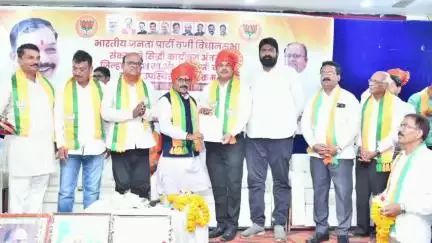वणी: भाजपा वणी शहराश्यक्ष पदी वणी शहरातील जेष्ठ विधिज्ञ ऍड. निलेश चौधरी यांची नियुक्ती