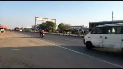 વાંકાનેર: વાંકાનેર બાઉન્ડ્રી નજીક ફ્રૂટના ધંધાર્થી દંપતિને કાર ચાલકે હડફેટે લેતા સર્જાયો ગમખ્વાર અકસ્માત, પતિનું કરૂણ મોત….