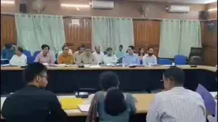 चम्पावत: जिलाधिकारी मनीष कुमार की अध्यक्षता में जिला कार्यालय सभागार में करापवंचन की समीक्षा बैठक सम्पन्न हुई