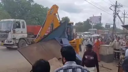 नसीराबाद: नसीराबाद छावनी परिषद की टीम ने अवैध अतिक्रमण के खिलाफ की कार्रवाई, अतिक्रमण को किया ध्वस्त