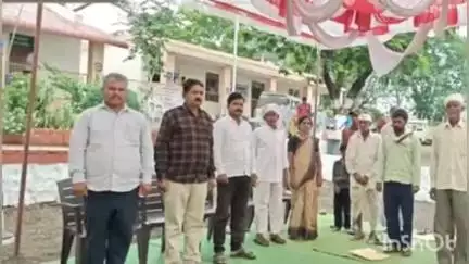 चिखलदरा: टेंब्रूसोंडा येथे आ.केवलराम काळे यांच्या वडील बंधू यांच्या स्मृतीप्रित्यर्थ भव्य रोगनिदान शिबिर;वाहण्यात आली श्रध्दांजली