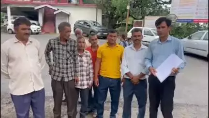 नाहन: ऑनलाइन राजस्व कार्य न होने से पच्छाद क्षेत्र के लोग परेशान
ऑनलाइन तकसीम समेत अन्य कामकाज प्रभावित #jansamasya