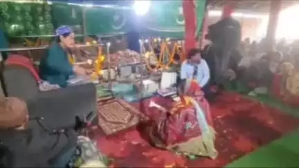 महाराजगंज: बिरैची में झाड़-फूंक की आड़ में हिंदुओं को नमाज पढ़ाकर धर्मांतरण की शुरुआत का महंथ ने सोशल मीडिया पर लगाया आरोप