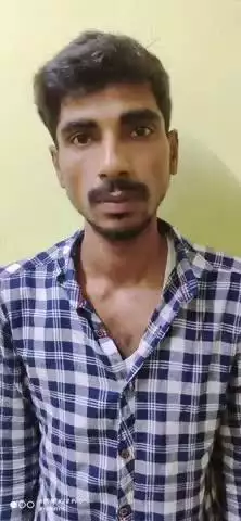 মিনাখাঁ: নিষিদ্ধ চোলাই মদ সহ এক যুবককে গ্রেপ্তার করে মিনাখা থানা থেকে বসিরহাট আদালতে পাঠালো মিনাখা থানার পুলিশ